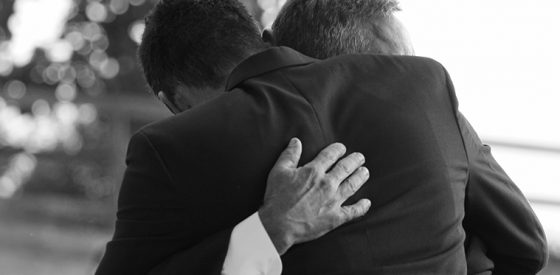 Begravningskramande Lavendla Begravningsbyrå Krama på begravning