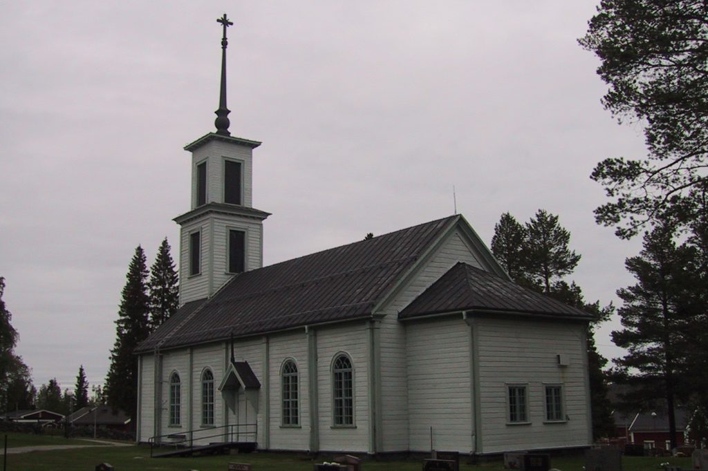 Korpilombolo kyrka
